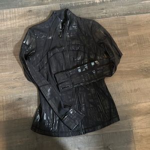 Lululemon - zip up jacket - black - size 6